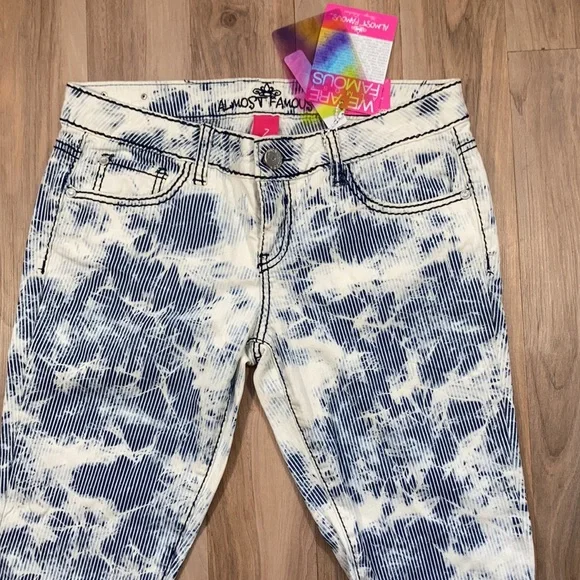 Almost Famous Skinny jean w striped splatter bleach print retro size 7 - Picture 4 of 16